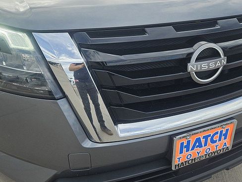 Used 2024 Nissan Pathfinder SV FWD image 3