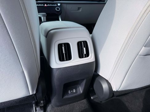 Used 2025 Hyundai Tucson SEL FWD image 16
