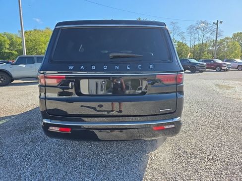 Used 2024 Jeep Wagoneer Series II w/ Flexible Seating Group AWD/4WD image 6