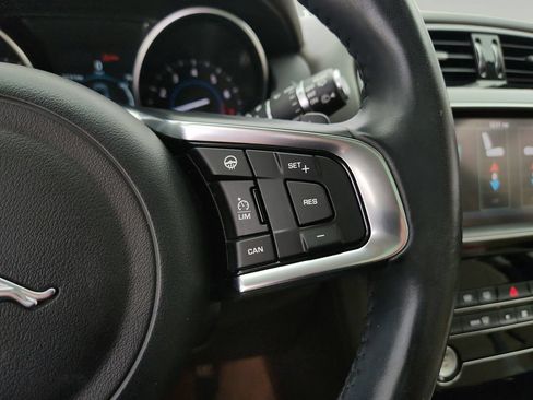 Used 2018 Jaguar F-PACE Prestige AWD/4WD image 24
