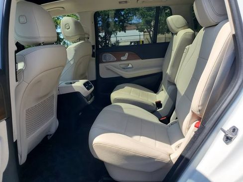Used 2022 Mercedes-Benz GLS 450 4MATIC image 11