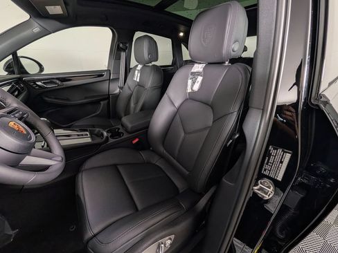 New 2026 Porsche Macan AWD/4WD image 5