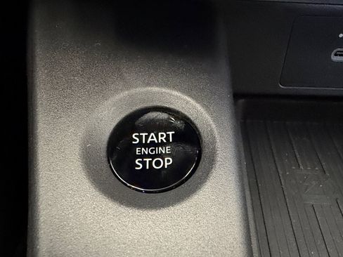 New 2027 Nissan Sentra SR w/ SR Premium Package FWD image 29