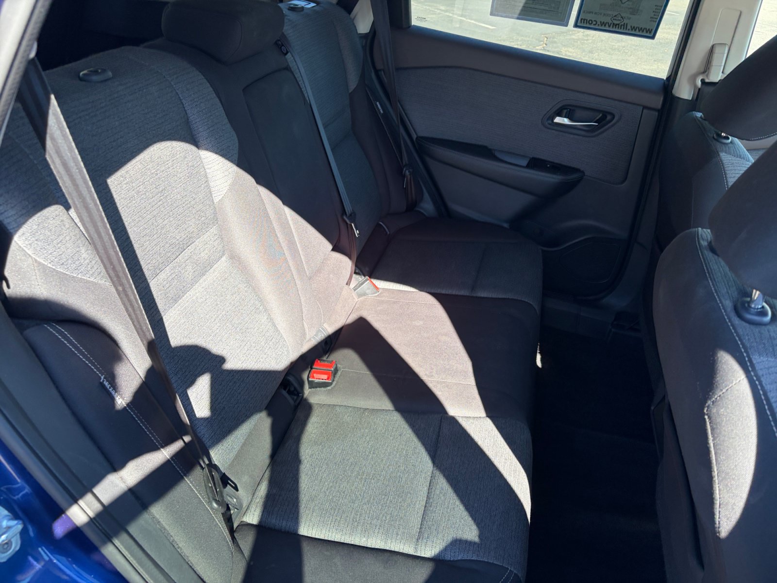 Used 2022 Nissan Rogue SV AWD/4WD image 18