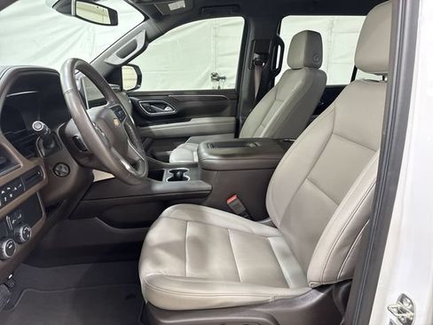 Used 2022 Chevrolet Tahoe LT w/ Luxury Package RWD image 19