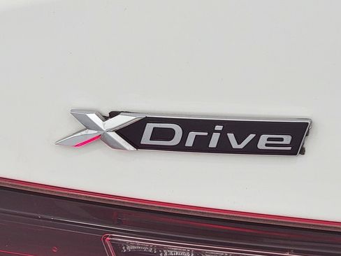 Used 2021 BMW 330i xDrive Sedan w/ Premium Package AWD/4WD image 11