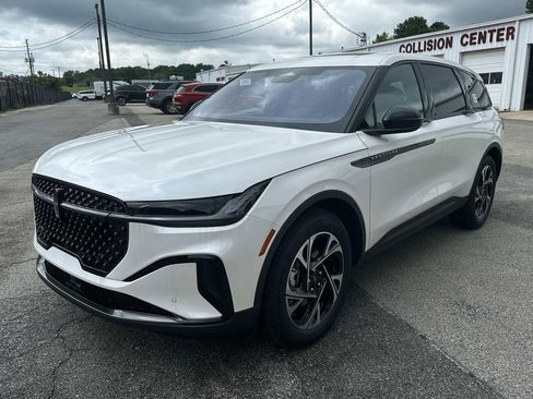 New 2025 Lincoln Nautilus Premier w/ Equipment Group 102A image 3