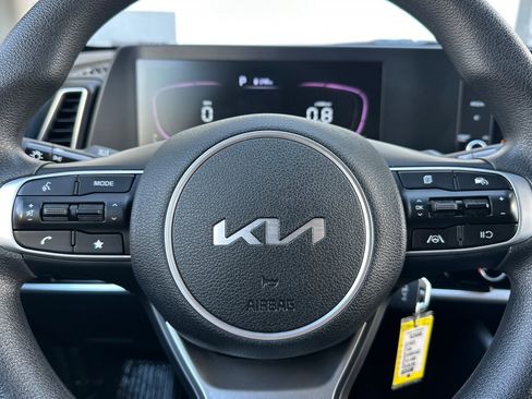 Used 2023 Kia Sportage LX image 19