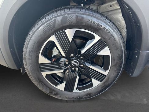 Used 2025 Nissan Kicks SV image 12