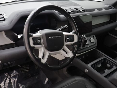 Used 2023 Land Rover Defender 130 SE image 6
