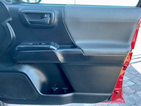 Used 2019 Toyota Tacoma 2WD Access Cab image 42