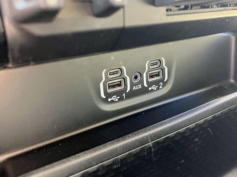 Used 2020 RAM 1500 Laramie AWD/4WD image 46