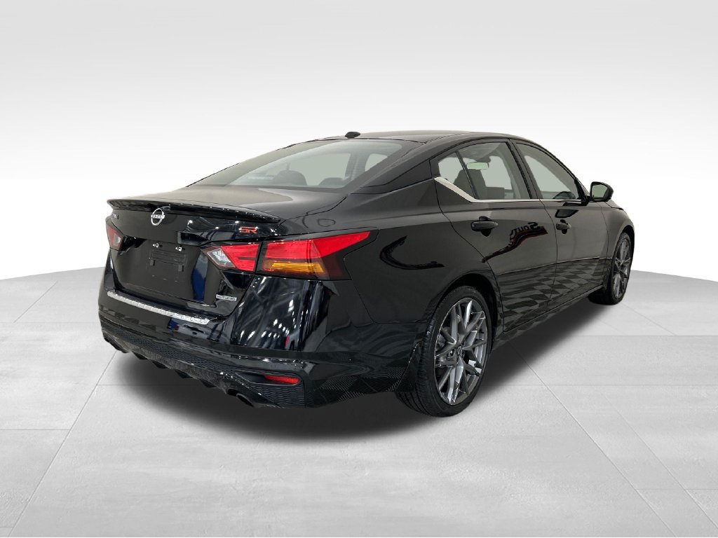 Used 2023 Nissan Altima 2.0 SR FWD image 5