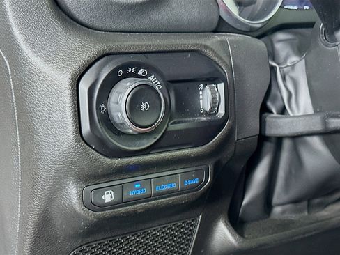 Used 2023 Jeep Wrangler Unlimited Sahara w/ Cold Weather Group AWD/4WD image 16