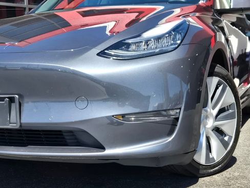 Used 2021 Tesla Model Y Long Range image 4