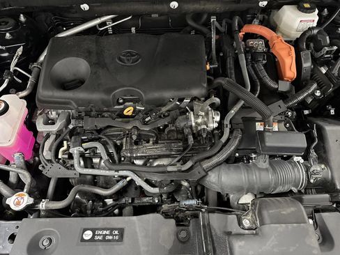 Used 2024 Toyota RAV4 LE image 32