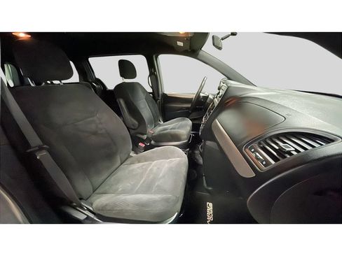 Used 2015 Dodge Grand Caravan SE w/ Quick Order Package 29E SE FWD image 19