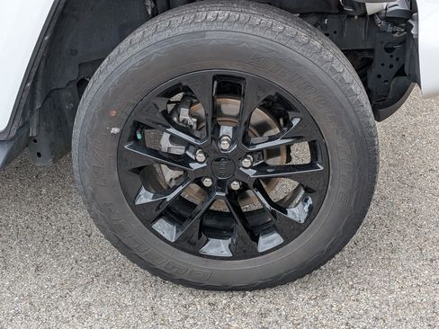 Used 2023 Jeep Gladiator Overland AWD/4WD image 11