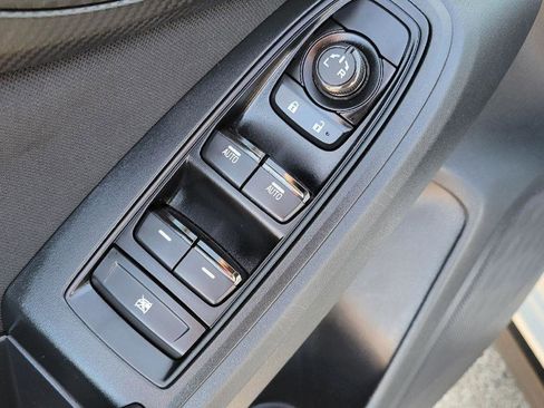 Used 2022 Subaru Crosstrek 2.0i image 7