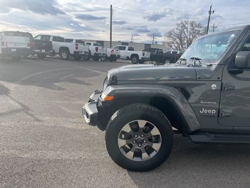 Used 2019 Jeep Wrangler Unlimited Sahara image 8