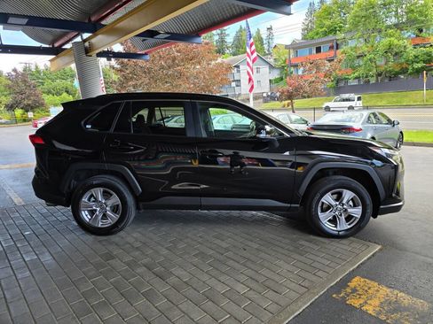 Used 2024 Toyota RAV4 XLE w/ Convenience Package AWD/4WD image 4