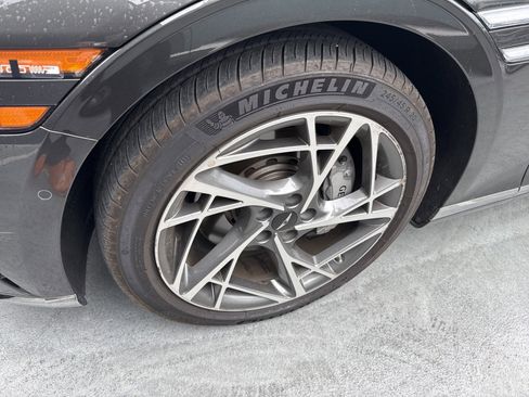 Used 2023 Genesis G90 3.5T image 3