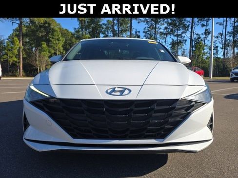 Certified 2022 Hyundai Elantra Blue image 2