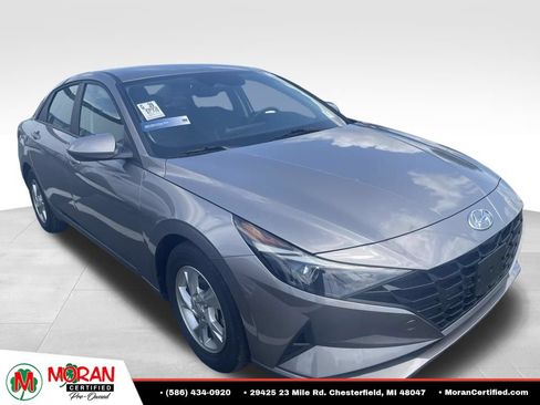 Used 2023 Hyundai Elantra SE FWD image 3