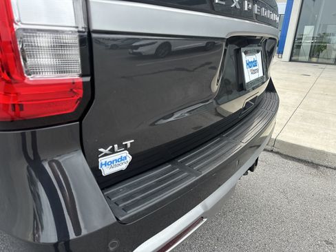 Used 2023 Ford Expedition XLT AWD/4WD image 9