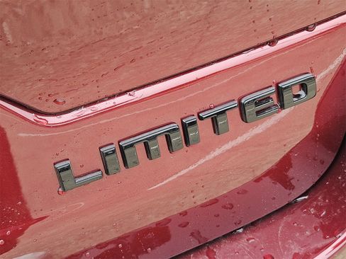 New 2025 Jeep Grand Cherokee Limited w/ Black Appearance Package image 12