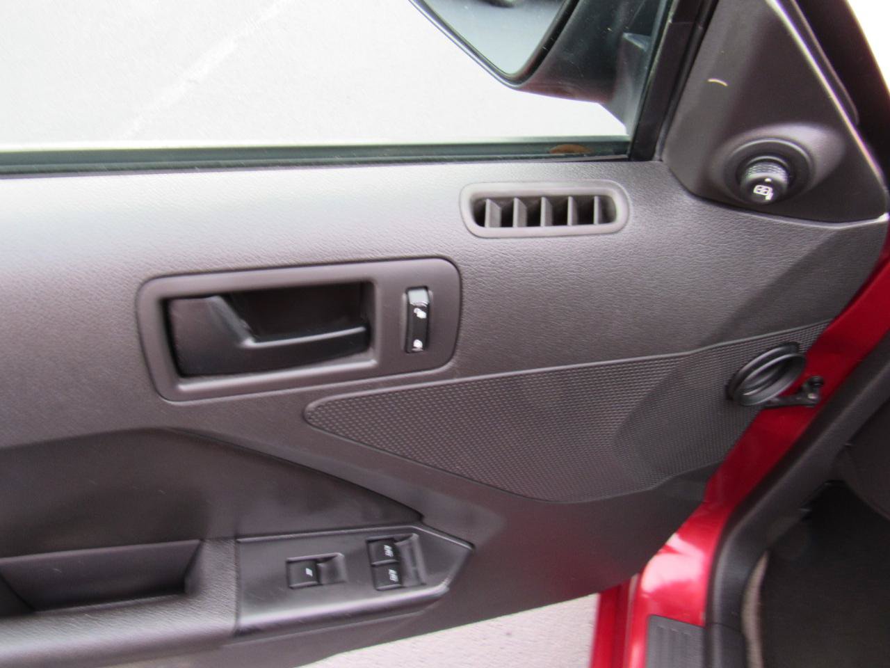 Used 2014 Ford Mustang Convertible RWD image 13