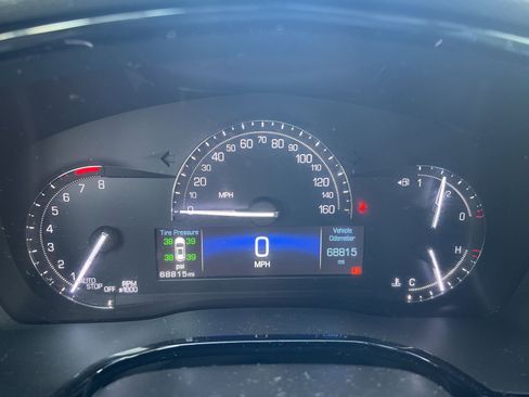 Used 2018 Cadillac XT5 FWD image 18