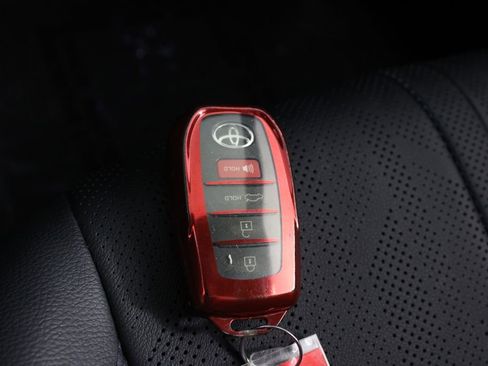 Used 2025 Toyota Camry XSE FWD image 31