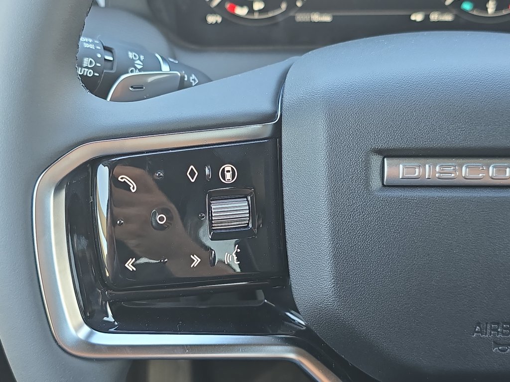 New 2026 Land Rover Discovery Sport Landmark AWD/4WD image 17