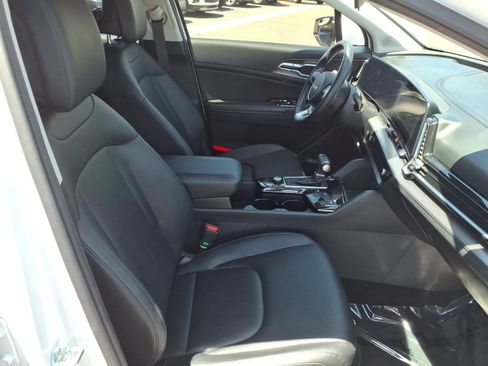 Used 2024 Kia Sportage SX FWD image 11