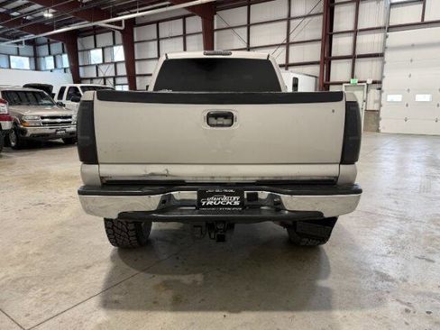 Used 2005 GMC Sierra 2500 SLE w/ Heavy-Duty Power Package AWD/4WD image 9