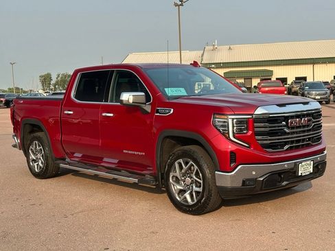 Used 2022 GMC Sierra 1500 SLT w/ SLT Premium Plus Package AWD/4WD image 7