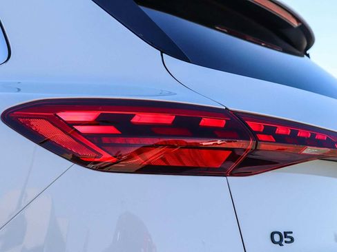 New 2025 Audi Q5 Premium Plus image 12