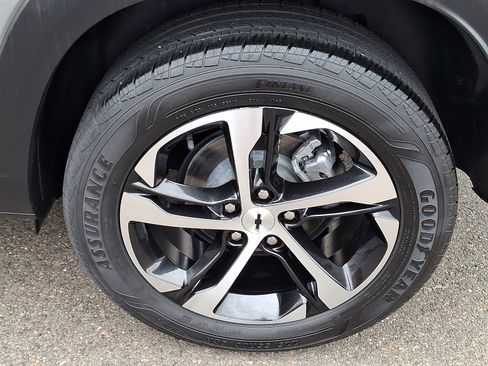 Used 2024 Chevrolet Trax RS FWD image 30