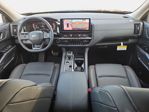 New 2026 Nissan Pathfinder SL image 9
