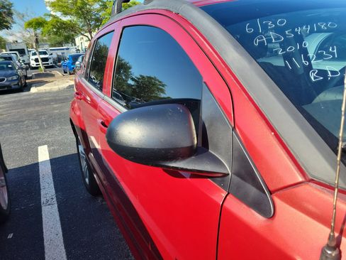 Used 2010 Dodge Caliber SXT FWD image 9