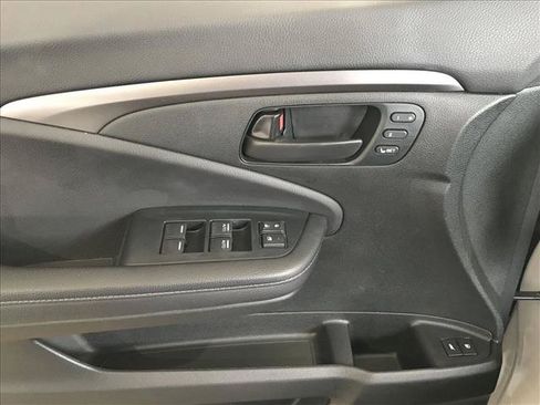 Used 2023 Honda Passport EX-L image 11
