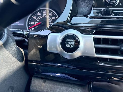 Used 2021 Kia Seltos EX image 18