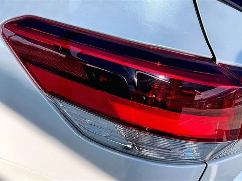 Used 2019 Toyota Highlander Plus image 29