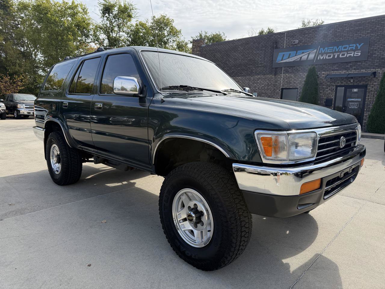 Used 1995 Toyota 4Runner SR5 AWD/4WD image 1