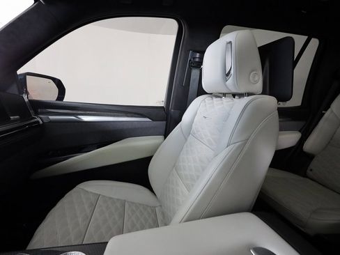 Used 2025 Cadillac Escalade V image 42