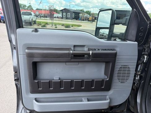 Used 2015 Ford F550 4x4 Crew Cab Super Duty image 8