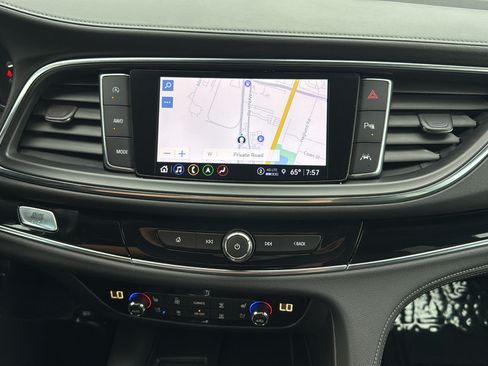 Used 2022 Buick Enclave Avenir w/ Avenir Technology Package AWD/4WD image 18