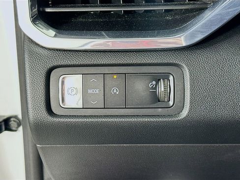 Used 2025 GMC Acadia Elevation image 22