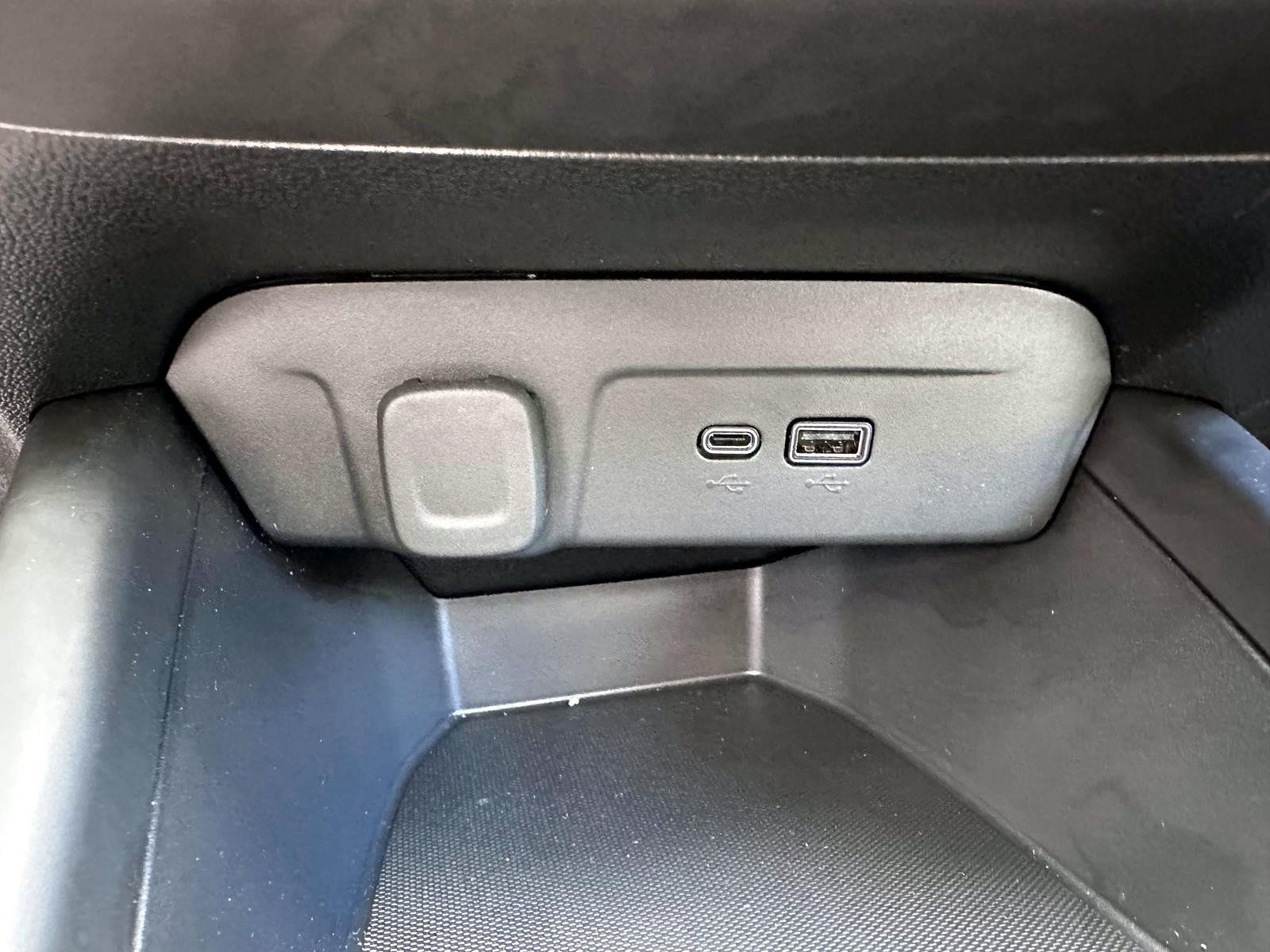 Used 2024 Chevrolet Trax RS w/ Driver Confidence Package FWD image 22